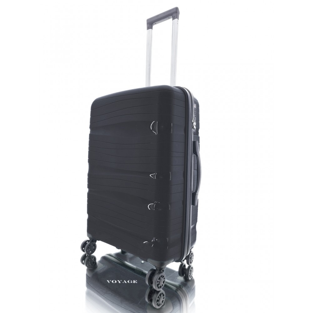 Дорожный пластиковый полипропиленовый чемодан средний М Voyage super me на 4-х колесах черный