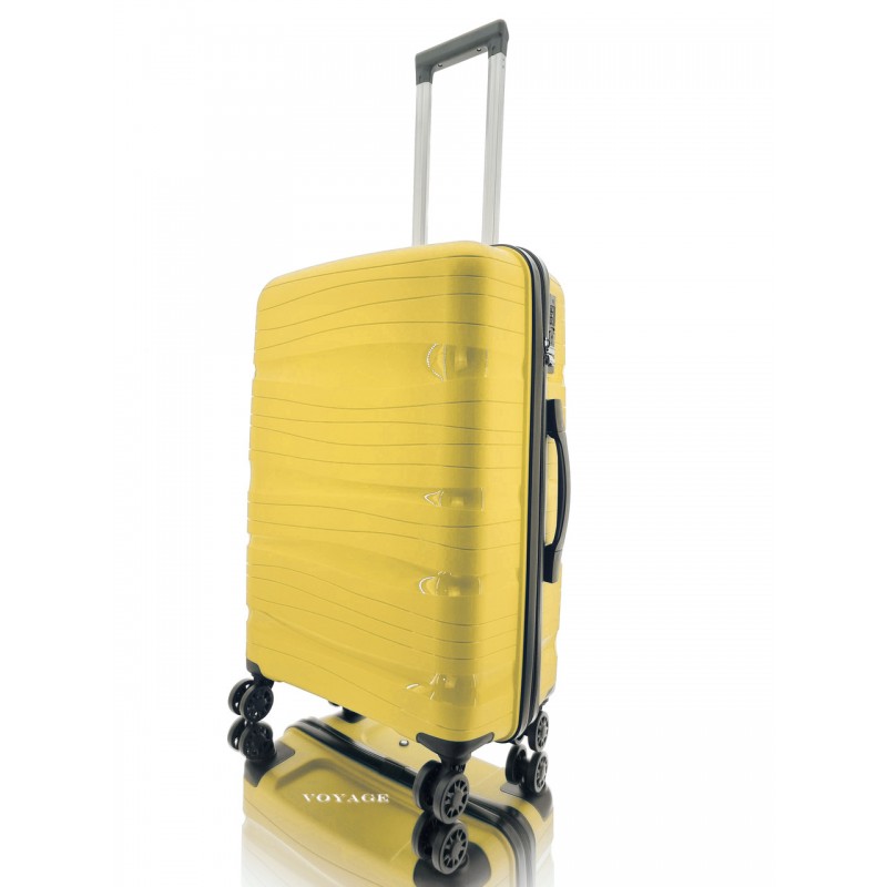 Дорожный пластиковый полипропиленовый чемодан средний М Voyage super me на 4-х колесах желтый